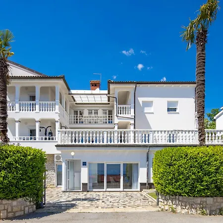 Apartman Garden With Pool *