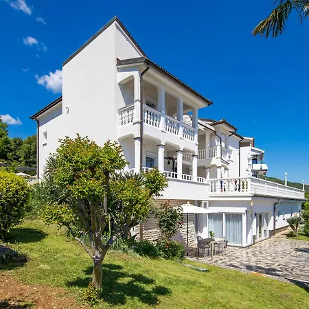 Apartman Garden With Pool *