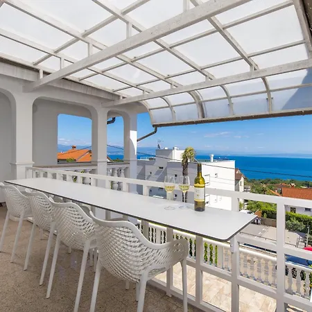 Garden With Pool * オパティヤ