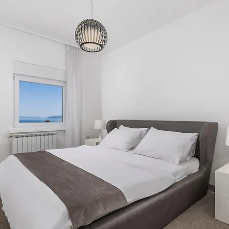 アパート Garden With Pool *