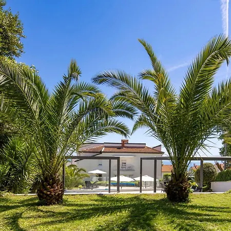 Garden With Pool Apartment Opatija