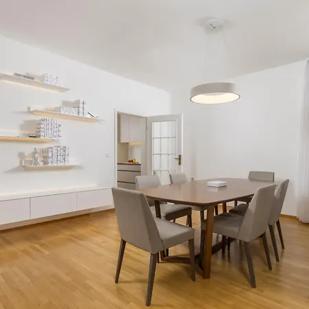 Apartment Garden With Pool