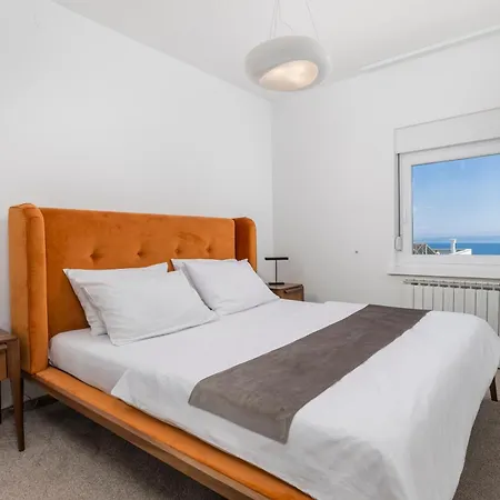 Garden With Pool Apartmán