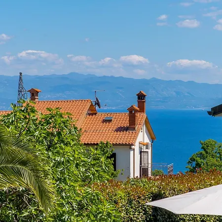 Garden With Pool Apartmán Opatija