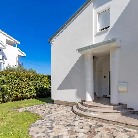 Garden With Pool Opatija