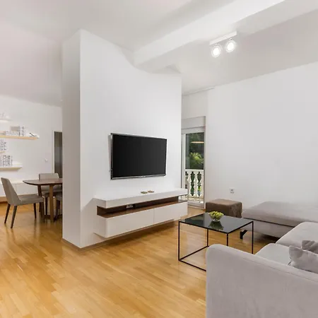 Garden With Pool Apartmán *