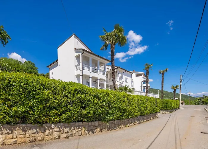 Lejlighed Garden With Pool