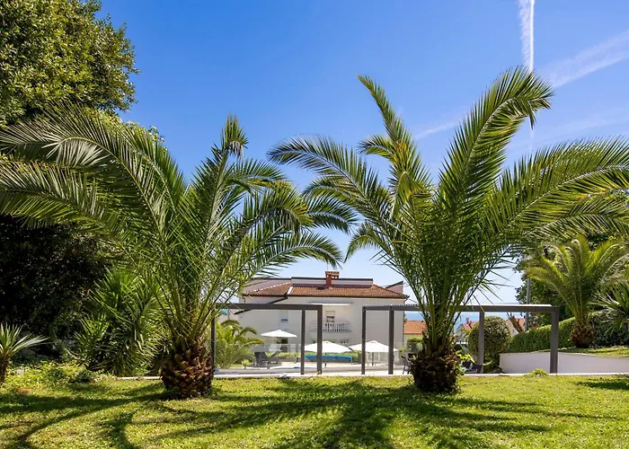 Garden With Pool Apartamento Opatija