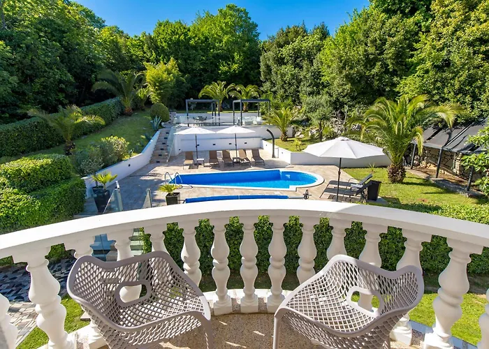 Lejlighed Garden With Pool Opatija