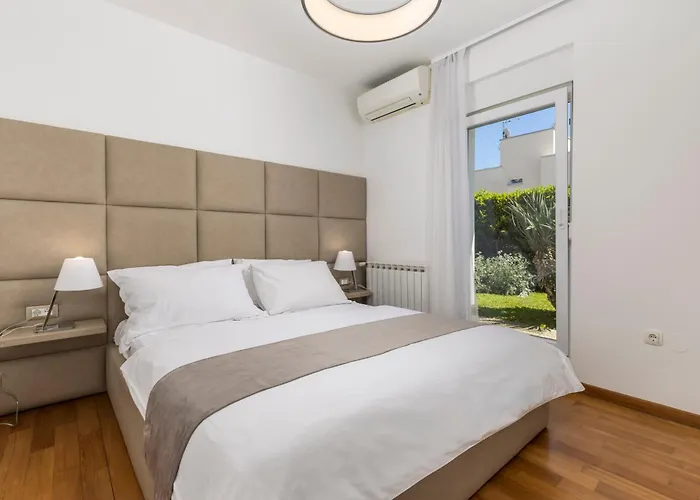 Garden With Pool Opatija