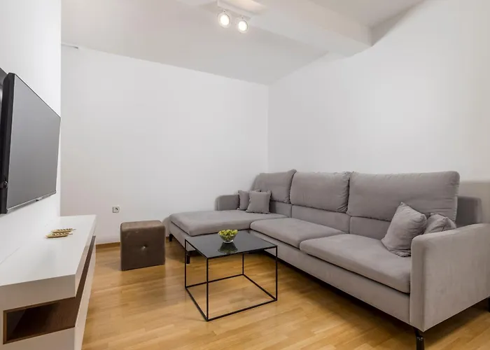 Garden With Pool Apartamento Opatija