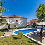 Garden With Pool Apartman *