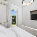 Apartman Garden With Pool Opatija