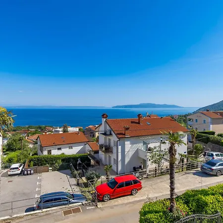 Appartamento Garden With Pool