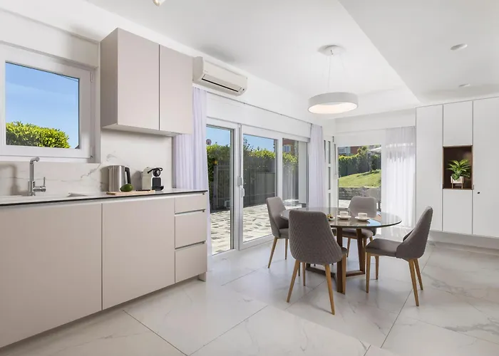 Garden With Pool Abbazia